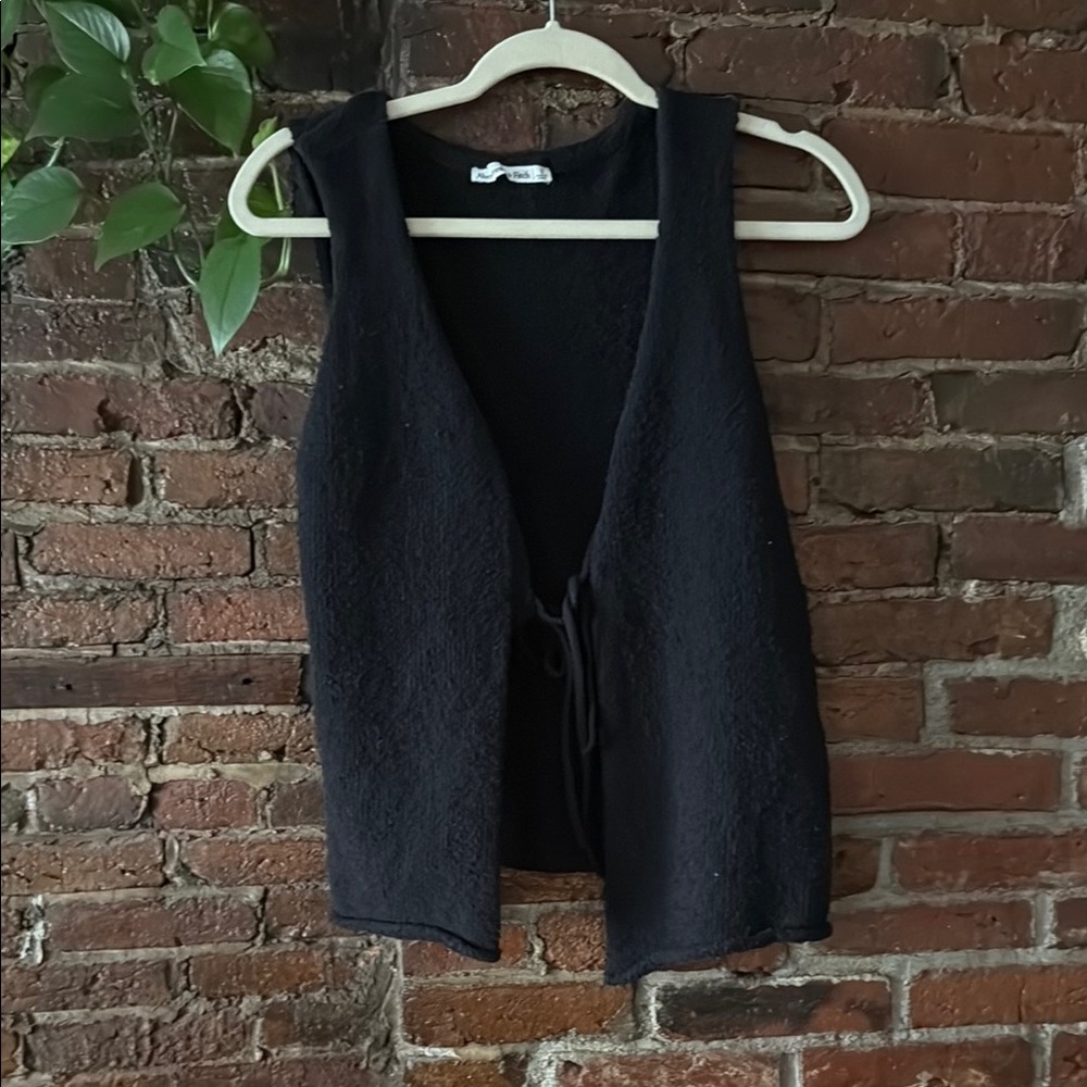 Black Sleeveless Vest